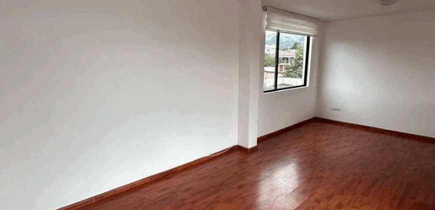 Renta Casa, 3 Dorm., Sin Amoblar, Tres Plantas. Sector Tumbaco