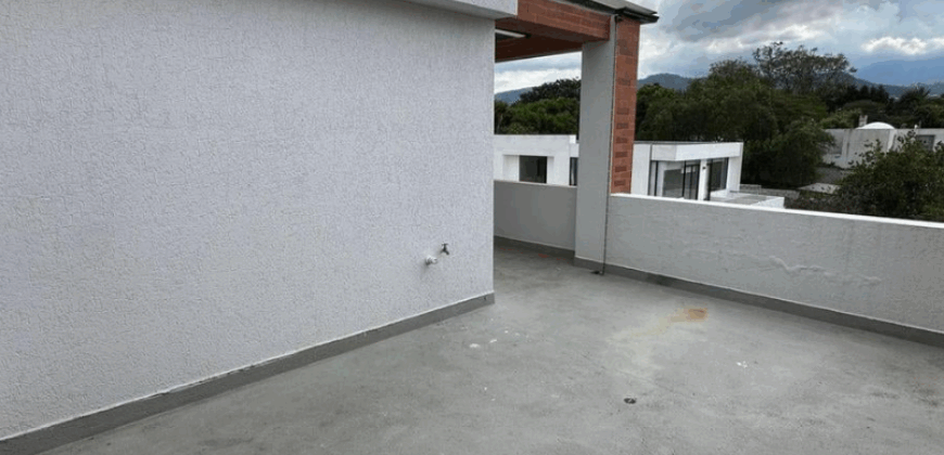 Renta Casa, 3 Dorm., Sin Amoblar, Tres Plantas. Sector Tumbaco