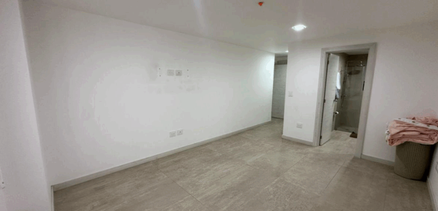 Rento Departamento, 3 Dorm., Sin Amoblar, Terraza. Sector Cumbaya