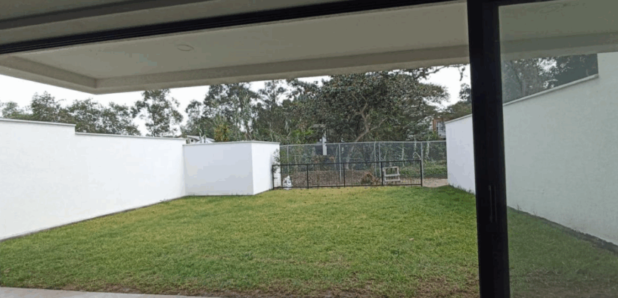 Rento Casa, Tres Dorm., a Estrenar, Conj. Cerrado. Sector Tumbaco