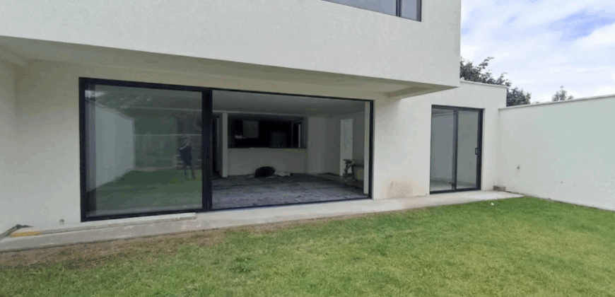 Rento Casa, Tres Dorm., a Estrenar, Conj. Cerrado. Sector Tumbaco