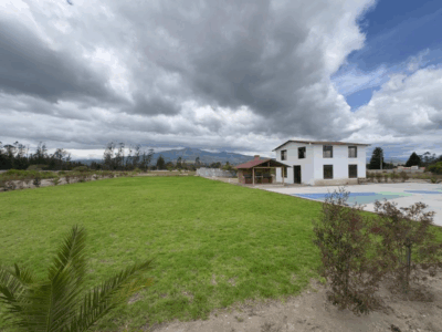 Vendo Terreno, Hermosa Vista, Conjunto Cerrado. Malchinqui – Guayllbamba