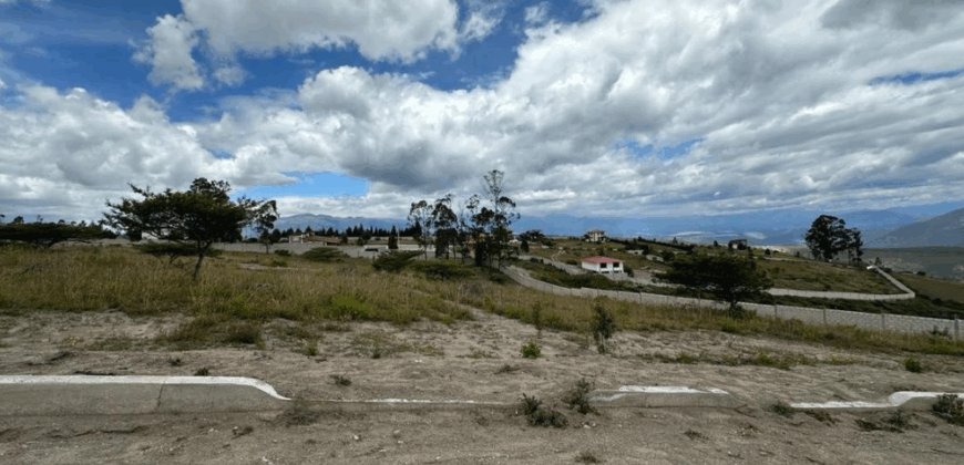 Vendo Terreno, Hermosa Vista, Conjunto Cerrado. Malchinqui – Guayllbamba