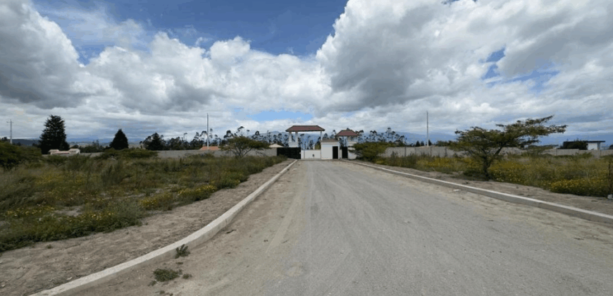 Vendo Terreno, Hermosa Vista, Conjunto Cerrado. Malchinqui – Guayllbamba