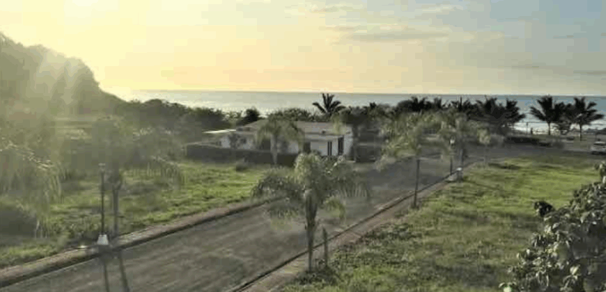 Vendo Terreno, 401.71 m². Urbanización Playa Escondida. Jama – Manabi