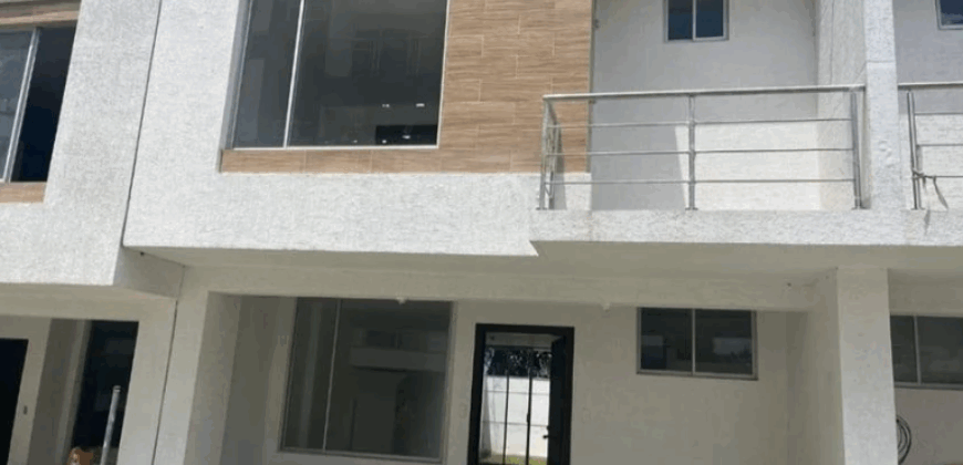 Vendo Casa, 3 Dorm., a Estrenar, Conjunto Cerrado. Sector La Tola, Tumbaco