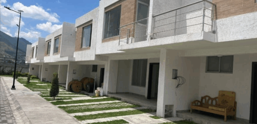 Vendo Casa, 3 Dorm., a Estrenar, Conjunto Cerrado. Sector La Tola, Tumbaco