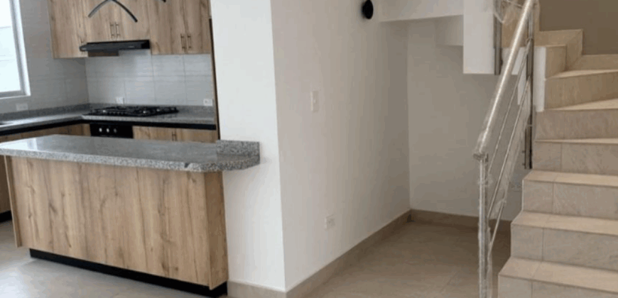 Vendo Casa, 3 Dorm., a Estrenar, Conjunto Cerrado. Sector La Tola, Tumbaco