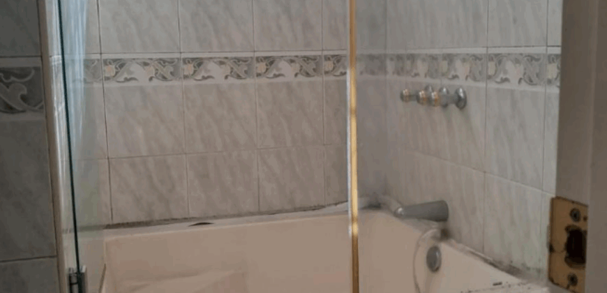 Vendo Departamento 3 Dorm., Parqueadero. Sector Los Granados