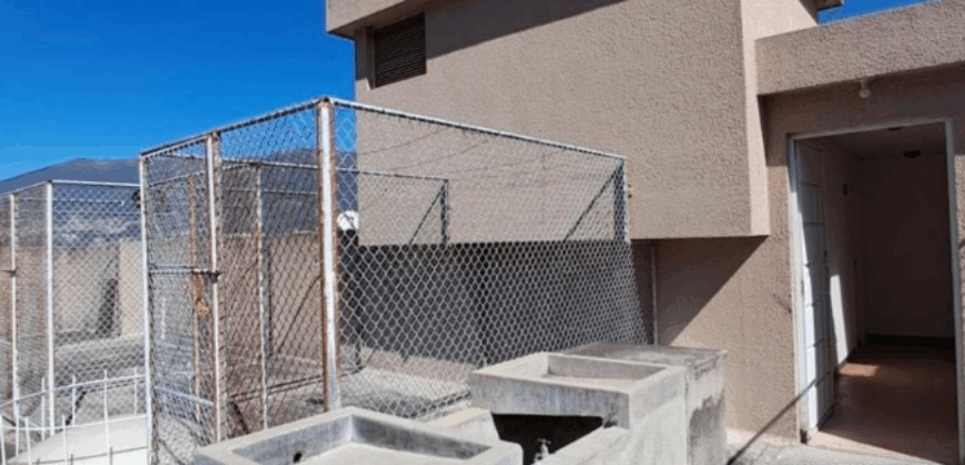 Vendo Departamento 3 Dorm., Parqueadero. Sector Los Granados