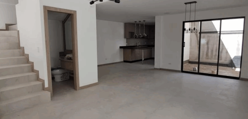 Vendo Casa a Estrenar, 3 Dorm., Jardín. Sector Rancho San Francisco