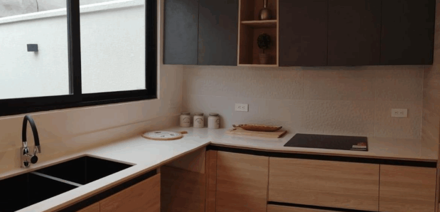 Vendo Casa a Estrenar, 3 Dorm. Conjunto Cerrado. Sector Tumbaco