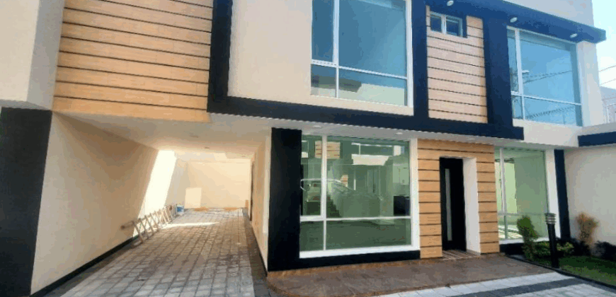 Vendo Casa, No Adosada, 4 Dorm., a Estrenar, Conj. Privado. Sector Tumbaco