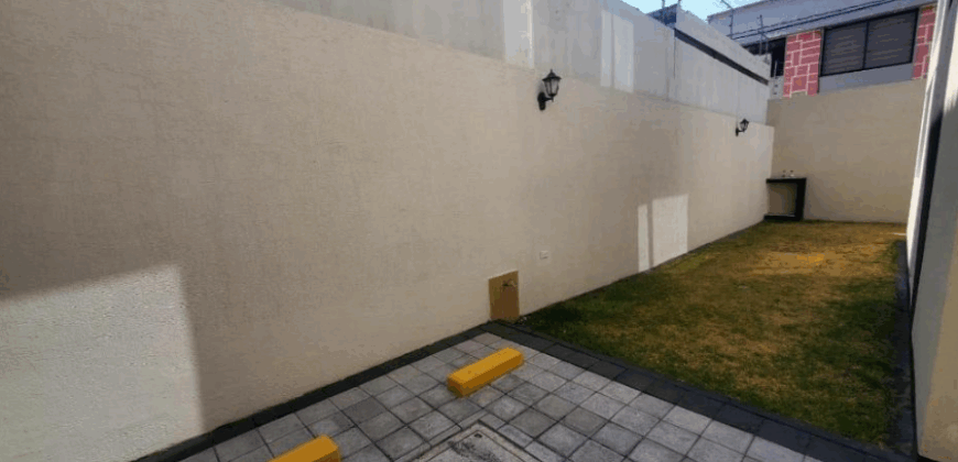 Vendo Casa, No Adosada, 4 Dorm., a Estrenar, Conj. Privado. Sector Tumbaco