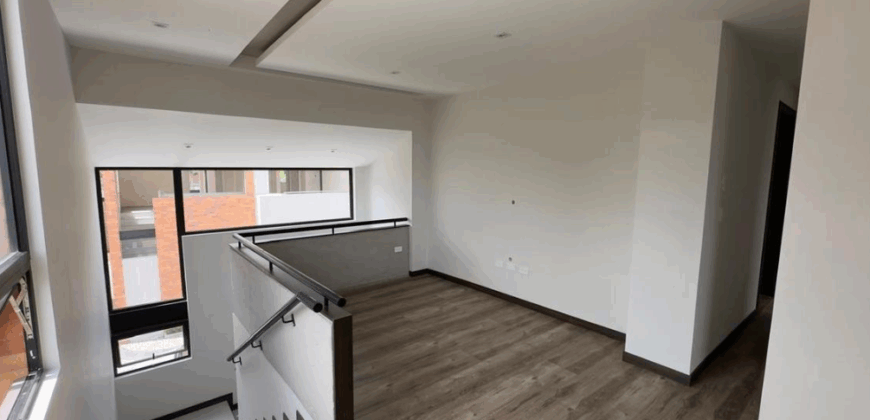 Vendo Casa, 3 Dorm., a Estrenar, Conj Privado. Sector Puembo