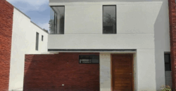 Vendo Casa, Tres Dorm., a Estrenar, Conj. Privado. Sector Tumbaco