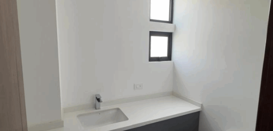 Vendo Casa, Tres Dorm., a Estrenar, Conj. Privado. Sector Tumbaco