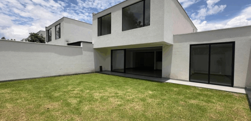 Vendo Casa, Tres Dorm., a Estrenar, Conj. Privado. Sector Tumbaco
