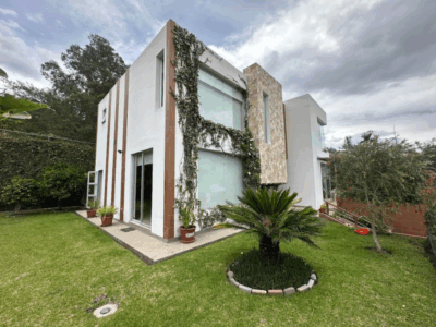 Vendo Casa, Dos Plantas, Tres Dorm., Jardín. Conj. Privado. Sector Tanda