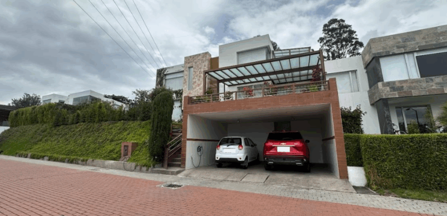 Vendo Casa, Dos Plantas, Tres Dorm., Jardín. Conj. Privado. Sector Tanda