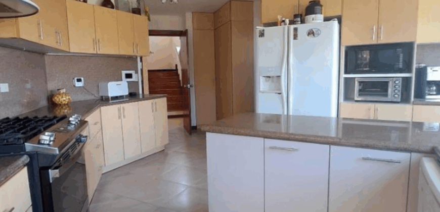 Vendo Casa, Tres Dormitorios, Urb, Privada. Sector Rancho San Francisco