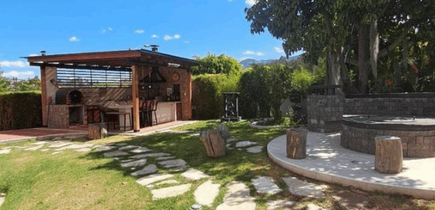 Vendo Casa, Tres Dormitorios, Urb, Privada. Sector Rancho San Francisco
