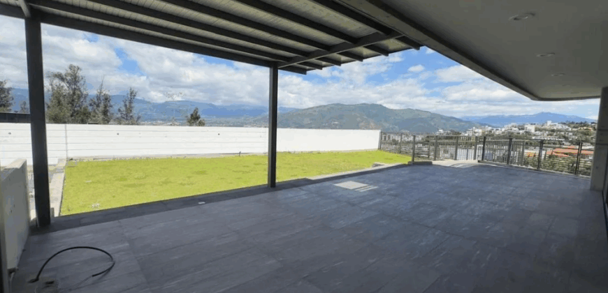 Vendo Casa Independiente, a Estrenar, 4 Dorm.. Urb. Privada, Cumbaya