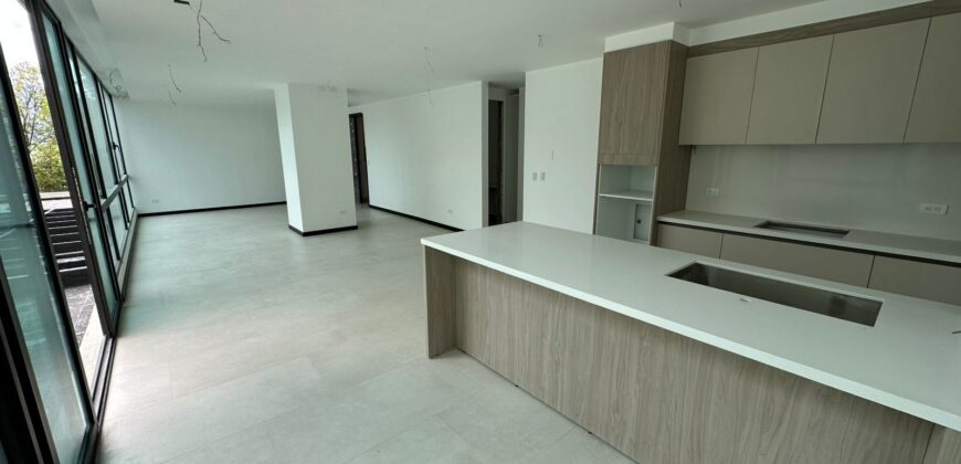 Vendo Departamento, Tres Dormitorios, a Estrenar, Terraza. Sector Quiteño Libre