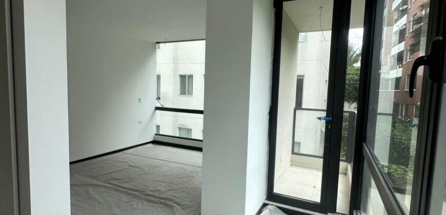 Vendo Suite, a Estrenar, Un Dormitorio, Balcón. Sector Quiteño Libre