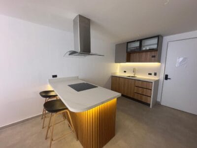 Vendo Suite, a Estrenar, Un Dormitorio, Sin Amoblar. Sector San Patricio, Cumbaya