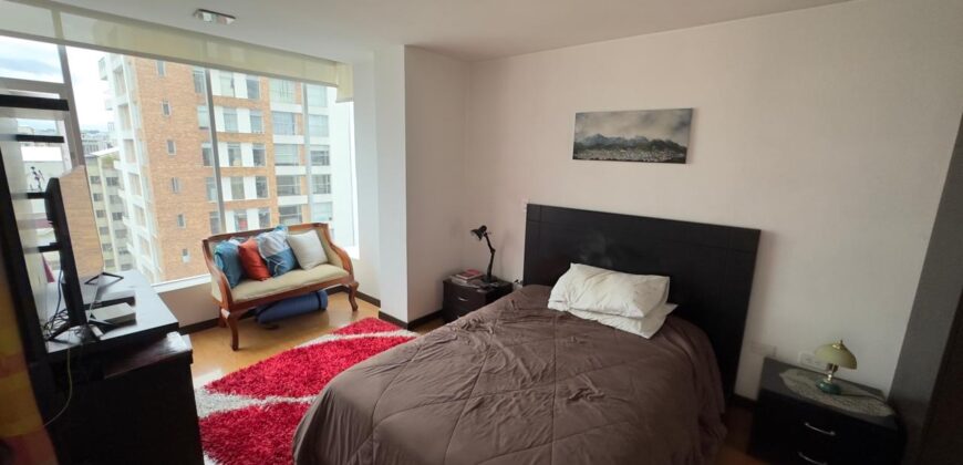 Vendo de Oportunidad Suite, un Dormitorio, Parqueadero. Sector La Carolina