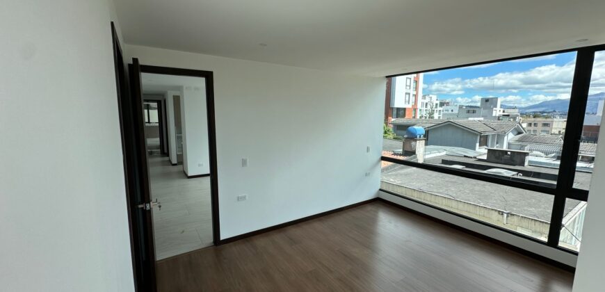 Vendo Departamento, a Estrenar, Dos Dormitorios, Balcón. Sector Quiteño Libre