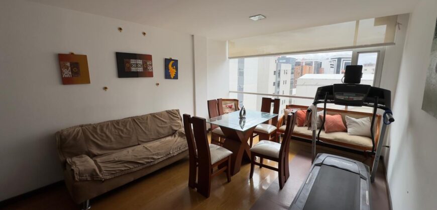 Vendo de Oportunidad Suite, un Dormitorio, Parqueadero. Sector La Carolina
