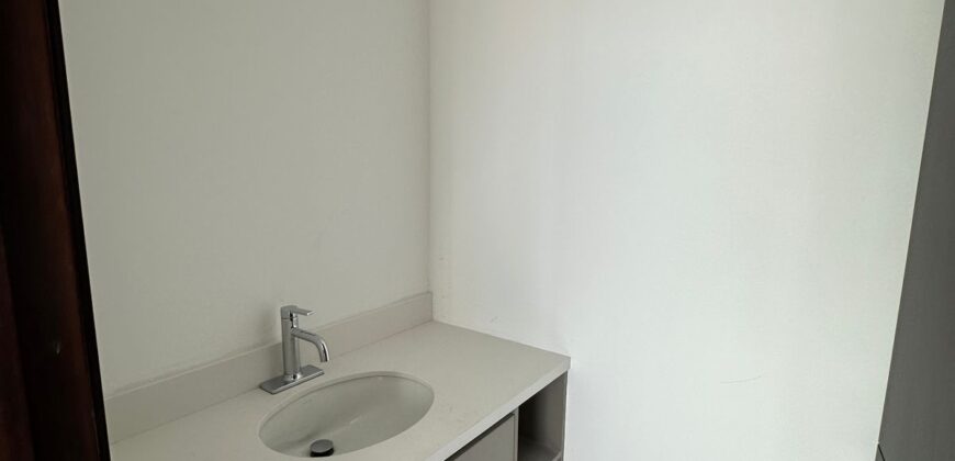 Vendo Departamento, a Estrenar, Dos Dormitorios, Balcón. Sector Quiteño Libre
