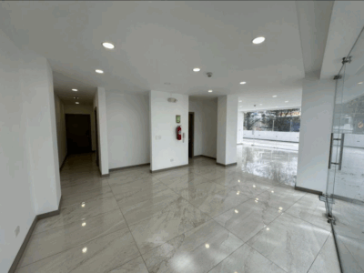 Vendo Local, Acabados de Primera, Planta Baja. Sector Granda Centeno