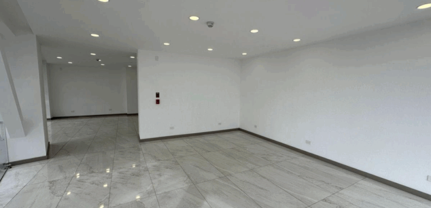 Vendo Local, Acabados de Primera, Planta Baja. Sector Granda Centeno