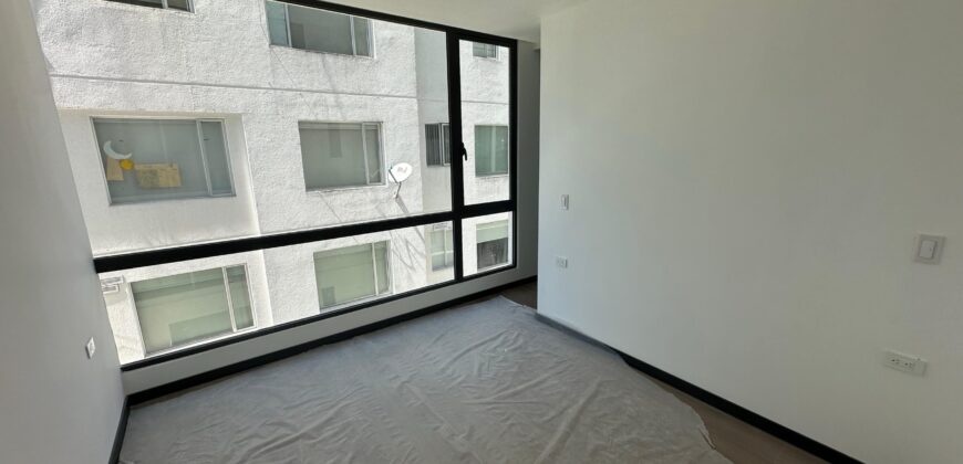 Vendo Departamento, Dos Dormitorios, a Estrenar, Balcón. Sector Quiteño Libre