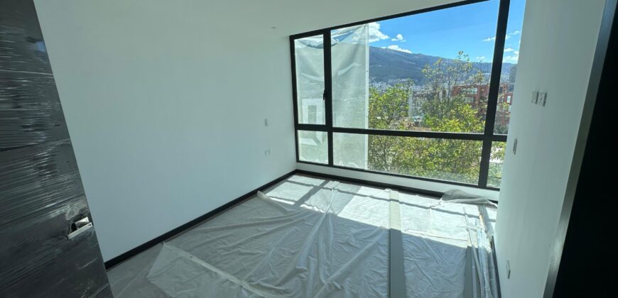 Vendo Departamento, Dos Dormitorios, a Estrenar, Balcón. Sector Quiteño Libre