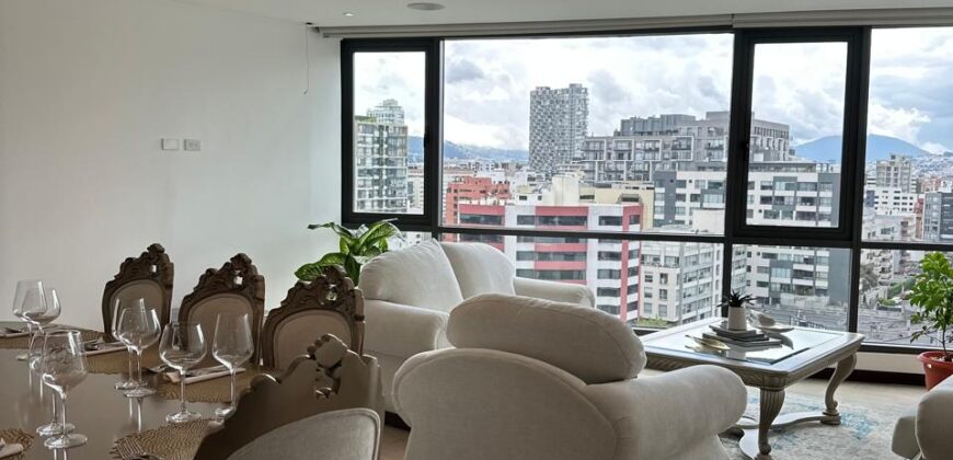 Vendo Elegante, Departamento Tres Dormitorios, Amoblado. Sector Bosmediano