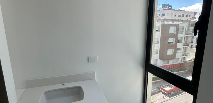 Vendo Departamento, Dos Dormitorios, a Estrenar, Balcón. Sector Quiteño Libre
