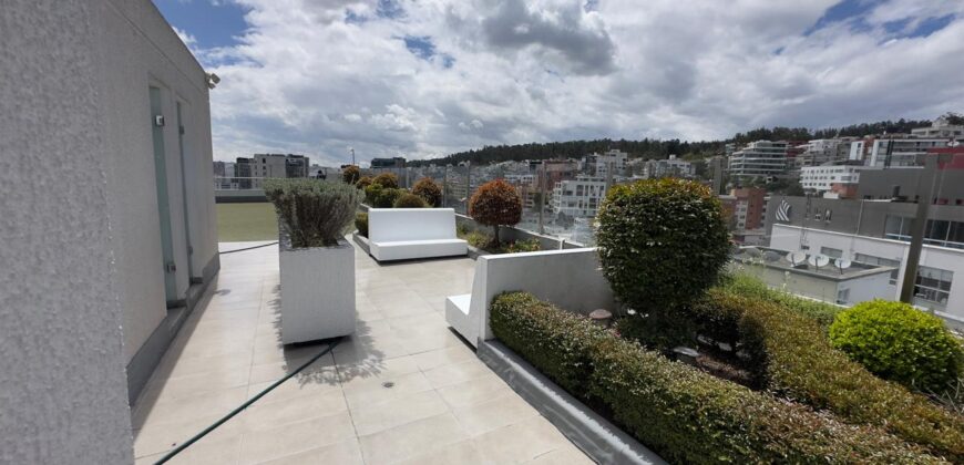 Vendo Elegante, Departamento Tres Dormitorios, Amoblado. Sector Bosmediano