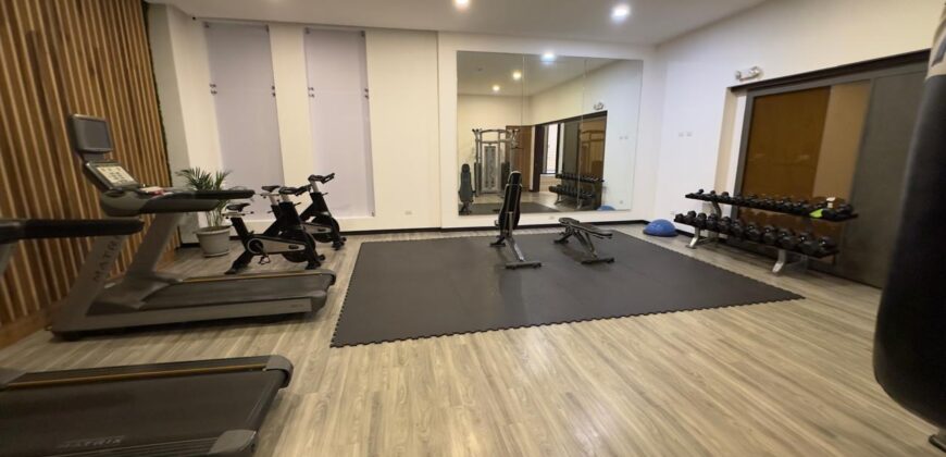 Vendo Elegante, Departamento Tres Dormitorios, Amoblado. Sector Bosmediano