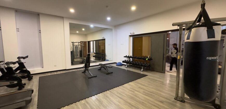 Vendo Elegante, Departamento Tres Dormitorios, Amoblado. Sector Bosmediano