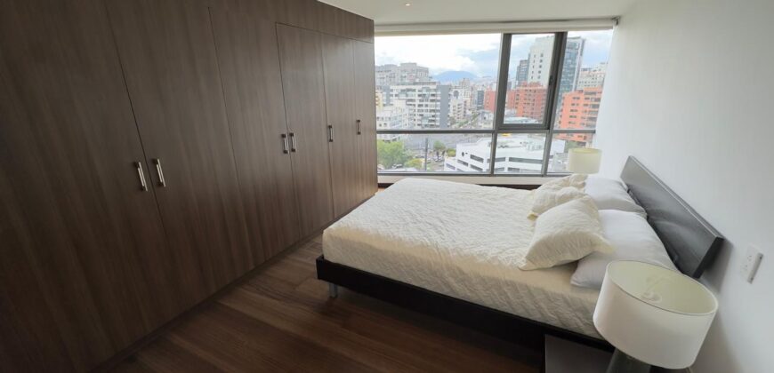 Vendo Elegante, Departamento Tres Dormitorios, Amoblado. Sector Bosmediano