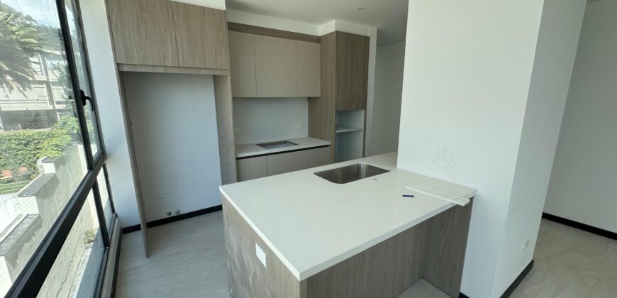 Vendo Departamento, Dos Dormitorios, a Estrenar, Balcón. Sector Quiteño Libre
