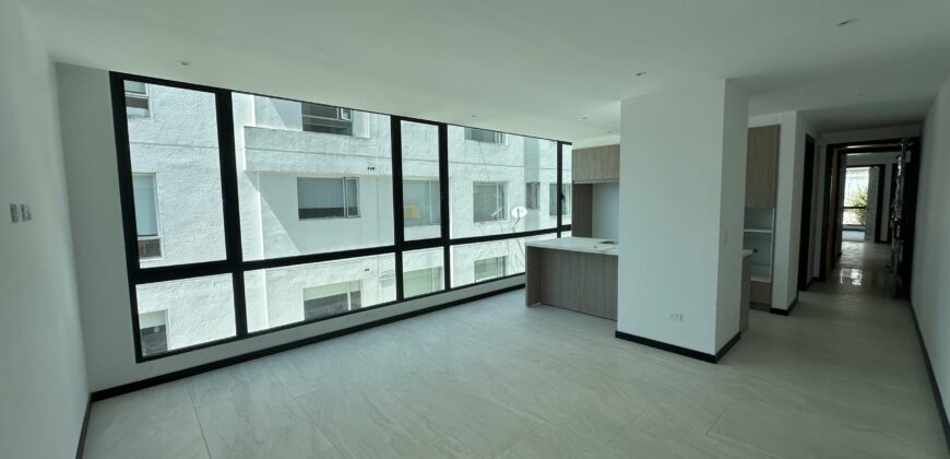 Vendo Departamento, Dos Dormitorios, a Estrenar, Balcón. Sector Quiteño Libre
