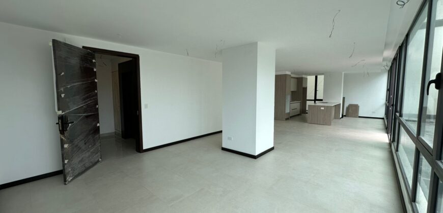 Vendo Departamento, Tres Dormitorios, a Estrenar, Terraza. Sector Quiteño Libre