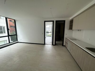 Vendo Suite, a Estrenar, Un Dormitorio, Balcón. Sector Quiteño Libre
