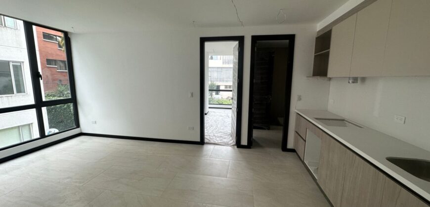 Vendo Suite, a Estrenar, Un Dormitorio, Balcón. Sector Quiteño Libre