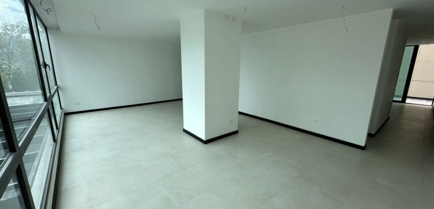 Vendo Departamento, Tres Dormitorios, a Estrenar, Terraza. Sector Quiteño Libre